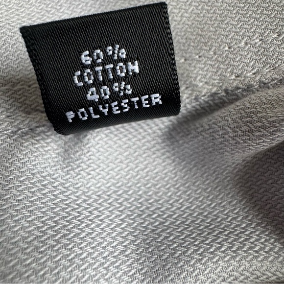 Van Heusen Men’s Gray Dress Shirt Classic Business Size 15 1/2 neck 34/35 arms - Picture 6 of 7